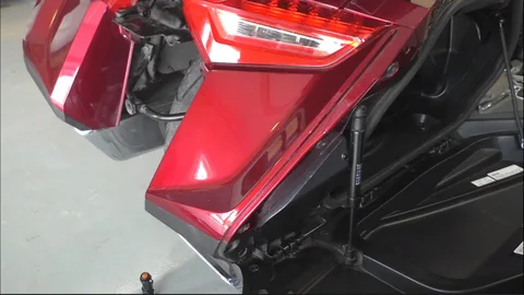 Rear Saddlebag Cover Remove and Replace